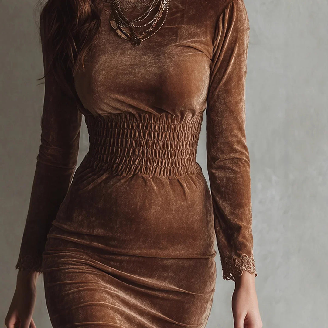 Robe velours à taille smockée — Élégante & raffinée