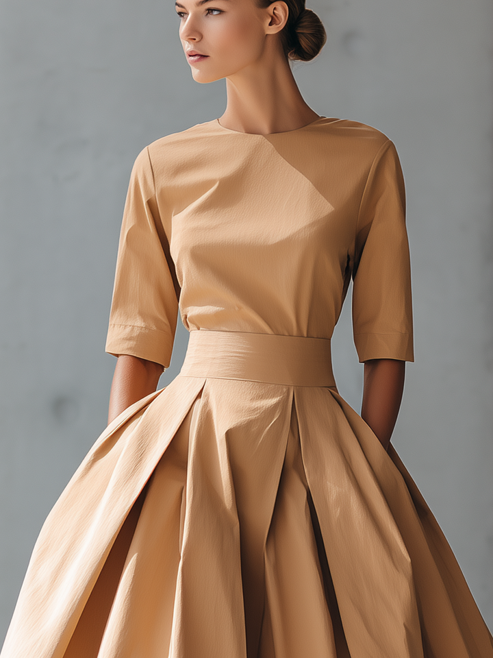 Robe midaxi élégante à taille sculptée