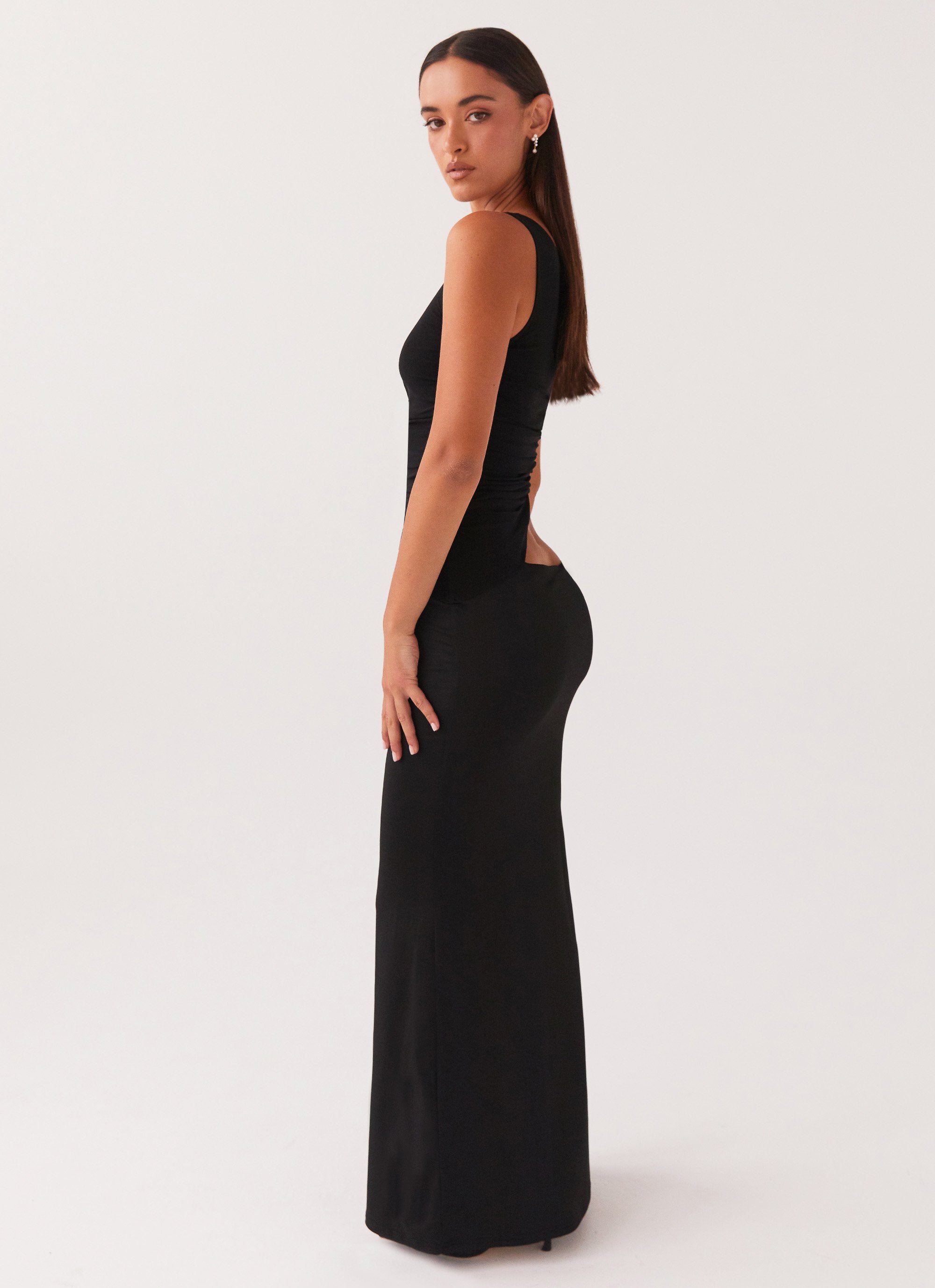 CHLOÉ NOIRE – ROBE LONGUE ASYMÉTRIQUE